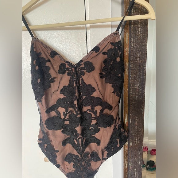 For love and lemons bodysuit size D - Picture 2 of 7